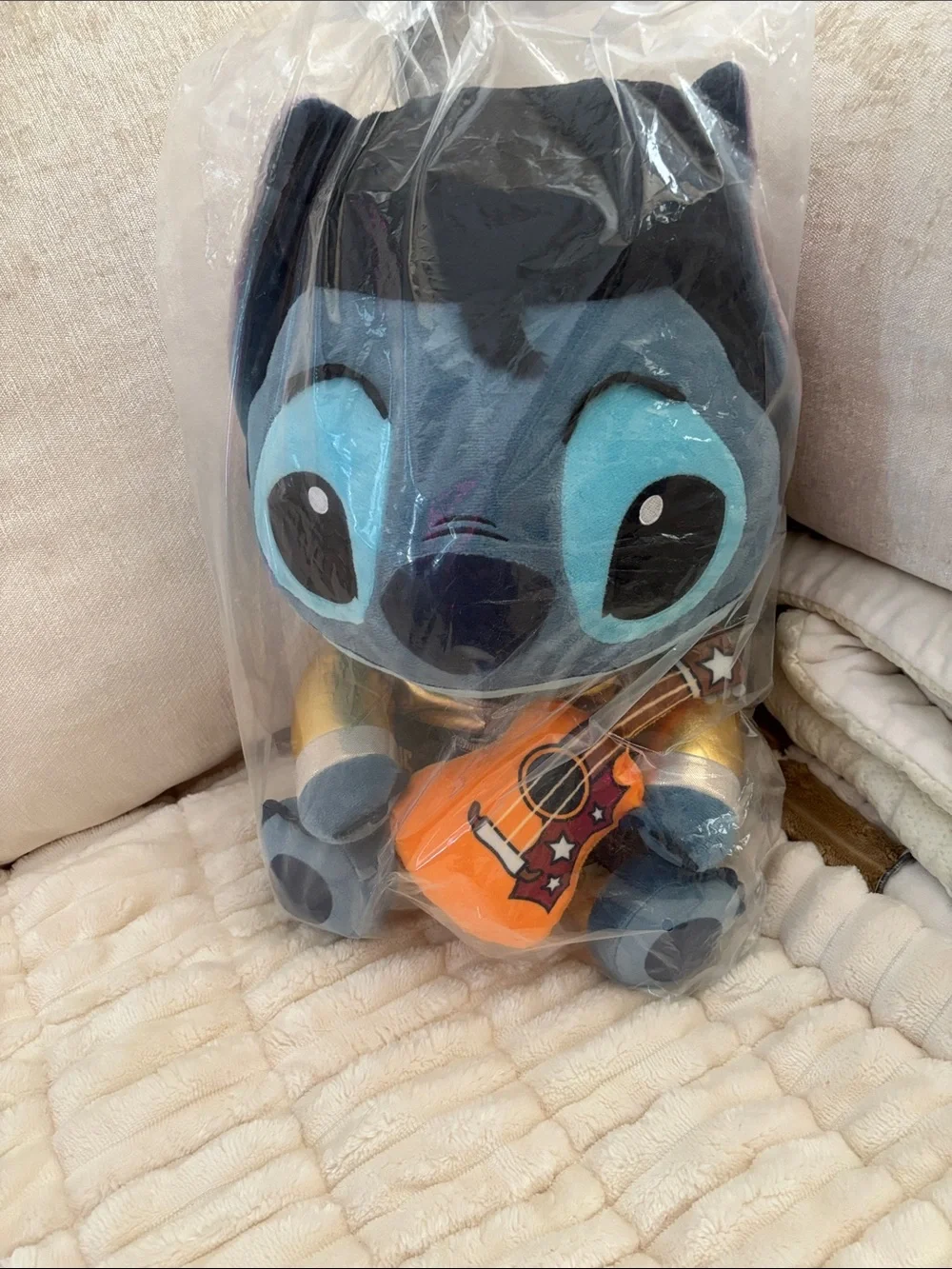 Elvis Stitch 16” NWT